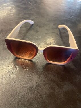 White Frame Sunglasses with Brown Gradient Lenses